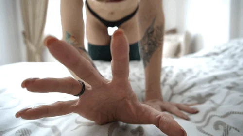 Sexsweetblonde - GIANTESS HID YOU IN HER BELLY