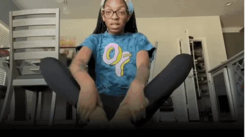 Hazelskingdom - Lick it up tiny loser