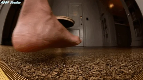 Amateur Soles Giantess And Footjobs - Moody Milf unaware of you and your friend below! Pt 2 - MOV