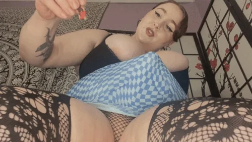 Bambixxlynn - Futa GIantess uses tiny man to jerk off