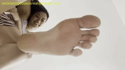 Wicklatingooddess - giantess111