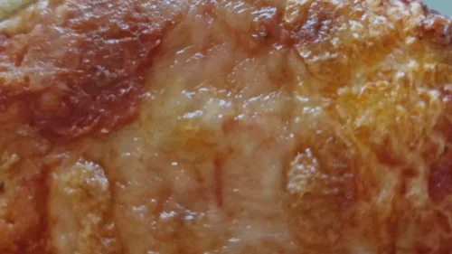 Nicoletta Embassi - Eating and digesting a very greasy Italian pizza - Margherita with cheese and pizza with sausage 720HD