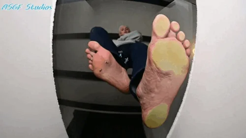 Amateur Soles Giantess And Footjobs - Ice Blonde learning the ropes! Pt 3 - MP44
