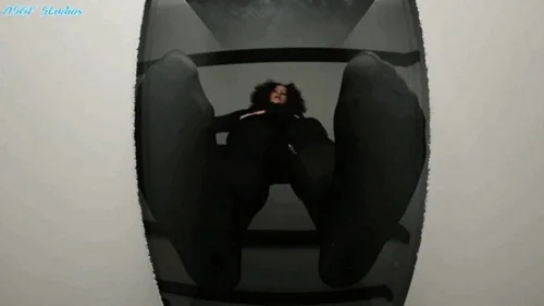 Amateur Soles Giantess And Footjobs - KKqing needs her money now!! - MOV