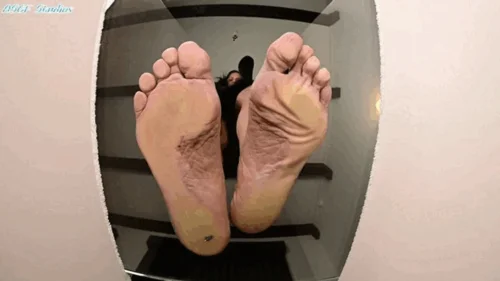Amateur Soles Giantess And Footjobs - Moody Milf friend, Domi, BAREFOOT crush! - MOV