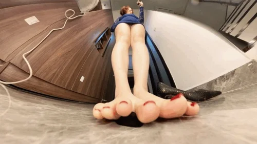 Nia's Stockings Tease - Surrender at the feet of the giantess 4K