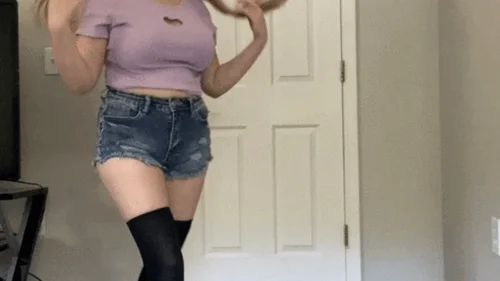 Emma Shay - Cruel Giantess Plays With Tinies