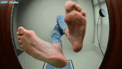 Amateur Soles Giantess And Footjobs - New Model! German MILF! Glass crush! Pt 2 - MP4