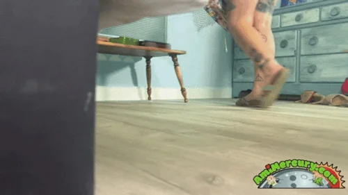Amis Kinky Kastle - Traveling Unaware Giantess