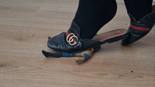 Kats Worn Heels - Stretch man Crush and Walkover in Gucci Flats