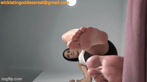 Wicklatingooddess - giantess138