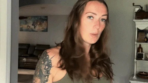 Giantess Ashton - Sightseeing I