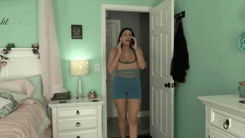Ginary's Giantess Adventures - Unaware Giantess Nikki Brooks Stomps On Shrunken Tiny (SD 720p WMV)