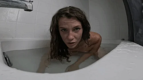 Princess Nathalie - Giantess vs Tiny Bathtub Takedown
