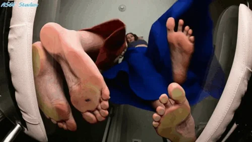 Amateur Soles Giantess And Footjobs - Double duo, FBC and Ginger, plus EIG and friend - MOVV