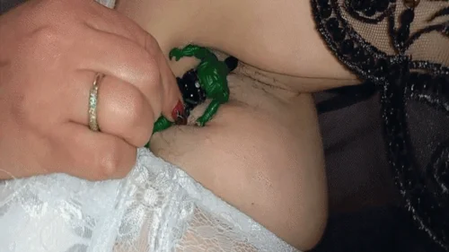 Appetizing Crumpet - Smell my giant armpits WMV