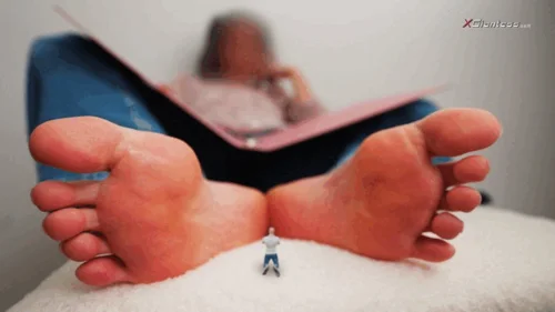 Xgiantess - Giantess Ella - Roommate Foot Massage