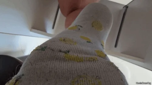 Heels Daze Org - Unaware Giantess Working on Laptop in Socks Pt 8