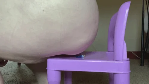 Carina Racy - Carina Racy - Giantess Gassing & Butt Crush