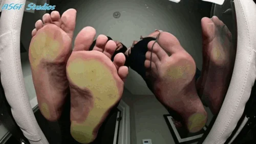 Amateur Soles Giantess And Footjobs - Macy and friend unaware Bosses crush! - MOV