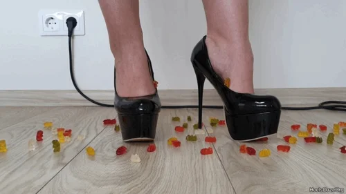Heels Daze Org - Unaware Giantess Ironing in Very High Stilettos