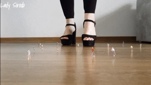 Lady Sirodo - Crushing mini model railroad figures with black sandals