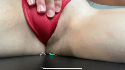 Giantess Tara - Giantess Buttcrushes Loved Ones on a Stool