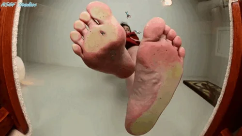 Amateur Soles Giantess And Footjobs - Flight Attendant Tilly won't stand for bad passangers! - MOV