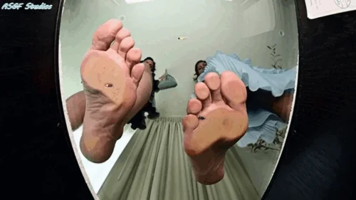 Amateur Soles Giantess And Footjobs - Moody Milf & Domi MILF barefoot CRUSH!! - MP4