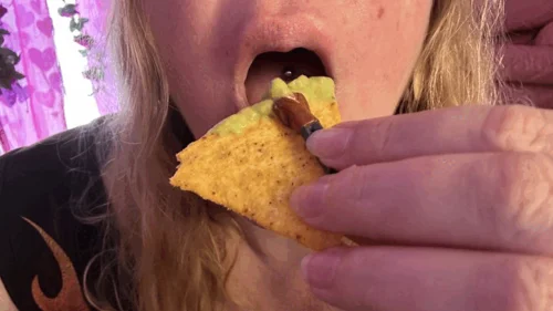 Kisicaxx - nachos, tinies and guacamole for giantess [4K]