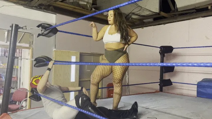 Nadia Sapphire - Bbw giantess squashes skinny male wrestler