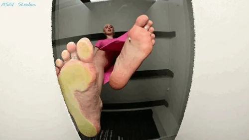 Amateur Soles Giantess And Footjobs - Nordic Blonde bare giant sole crush - MP4