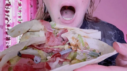 Kisicaxx - chicken wrap with tinies for giantess [4K]