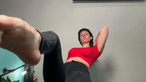 Maroe's Toes - Giantess Foot Smelling