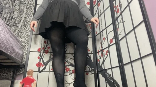 Bambixxlynn - BBW Giantess teacher breast smother, foot stomp and vore