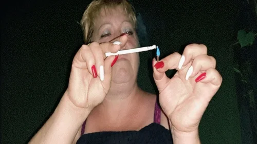 Appetizing Crumpet - Gigantess smoking dominance MP4