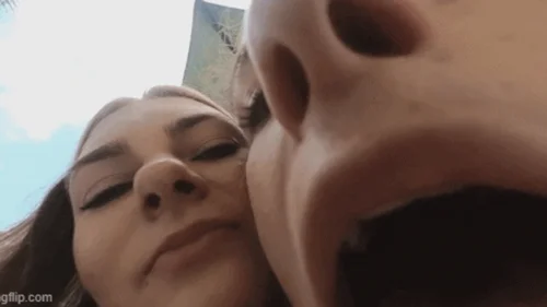 Shrink U Down - Tyler Lynn and Nathalia's feeding frenzy VR4K