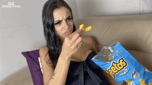 Giant Brazilian Women - Swallowed by sexy giantess Sofia!