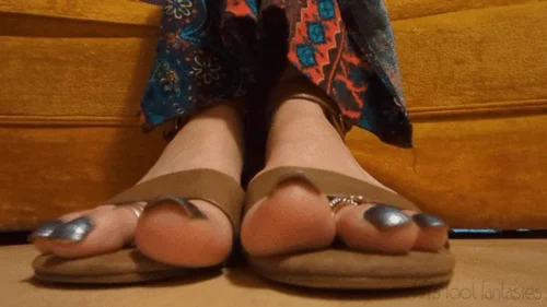 Fifisfootfantasies - Giantess Fifi smooshing you under her sweaty toe rings