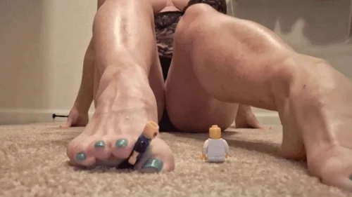 Giantess Britt - Giantess plays with her Tinies