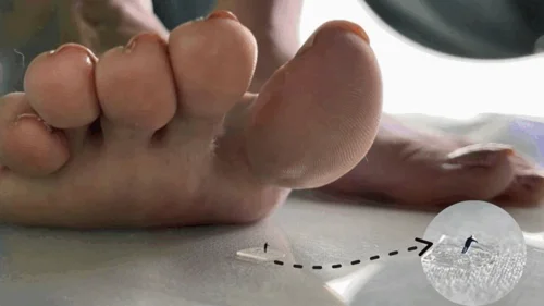 Goddess Gwendolyn - The Giantess Sheriff Punishes the Tiny guy with her feet