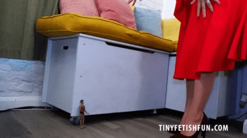 European Giantess - Tinyfetishfun - TFF1750 - Busty housewife Siobhan Graves finds a 10inch Man in her Lounge - 4K UHD MP4