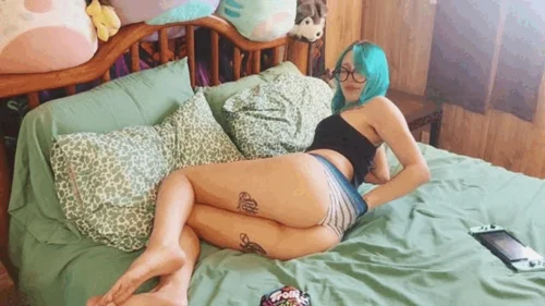 Giantess Kira - Giantess Girlfriend Punishment Between Her Cheeks