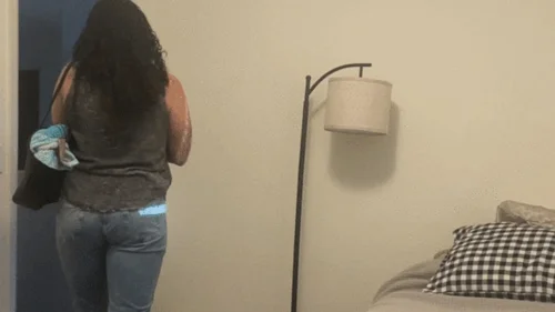 Giantesssammie - Tiny Roommate Spying on Sammie Gets Punished