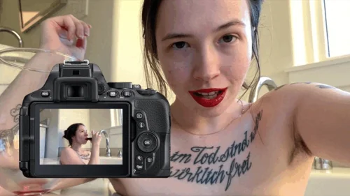 Trinityblair - Spying on the Giantess
