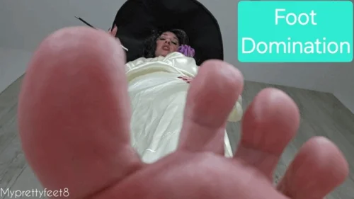 My Pretty Feet Store - Lady Dimitrescu POV Foot Worship