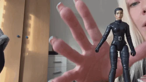 Nastya - Big hands of a giantess CUSTOM MP4
