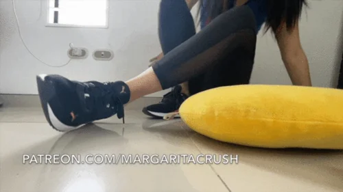 Margaritacrush - Giantess Changing Socks While You Worship My Feet