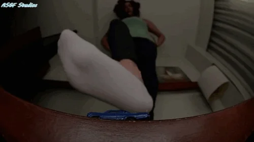 Amateur Soles Giantess And Footjobs - 6ft Queen gives the PUNY POLICE an earthquake CRUSH!! - MP4