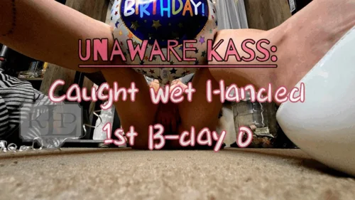 Ladykassandra - Unaware Kass: Caught Wet Handed